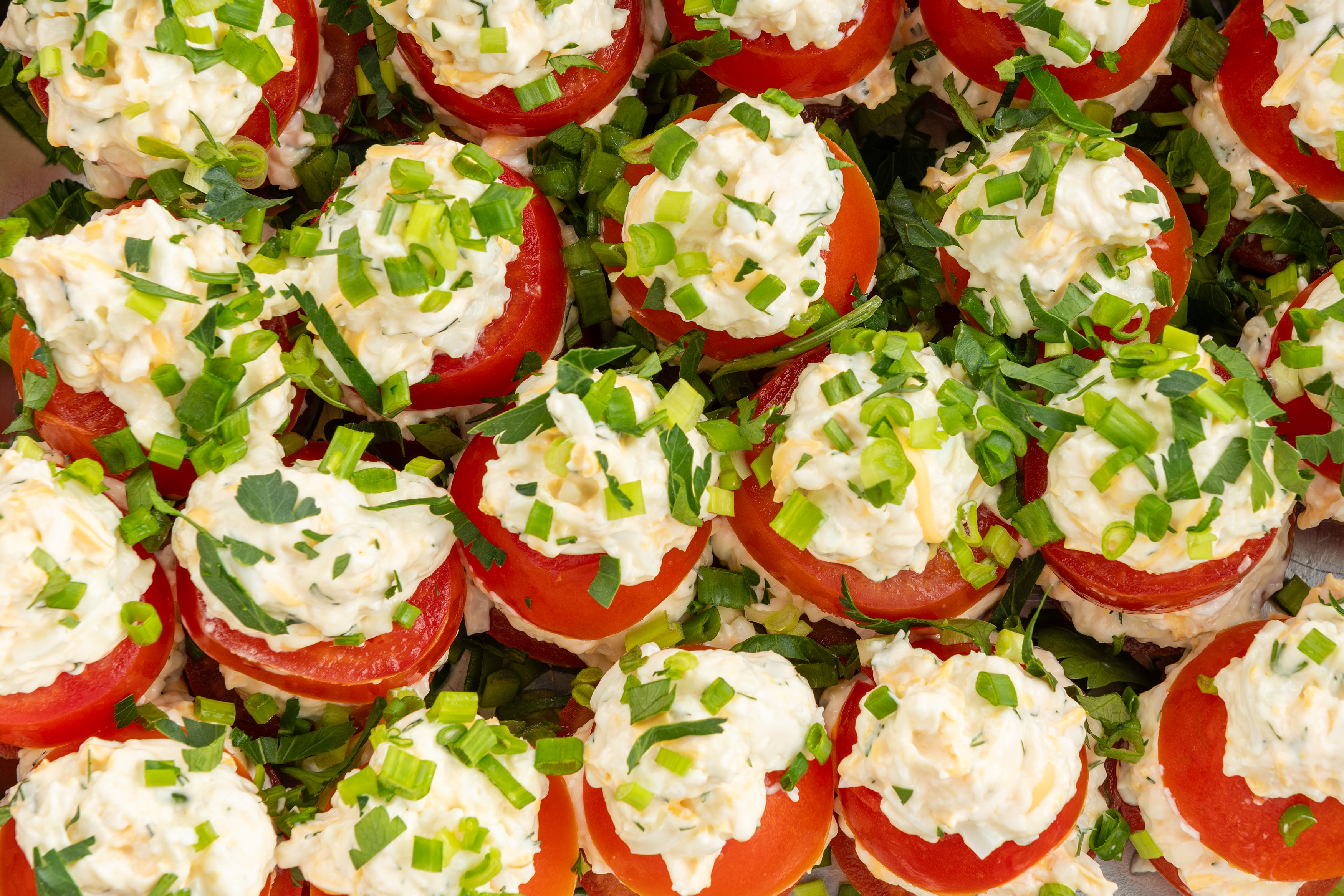 Фото Помидоры с пикантной творожной начинкой